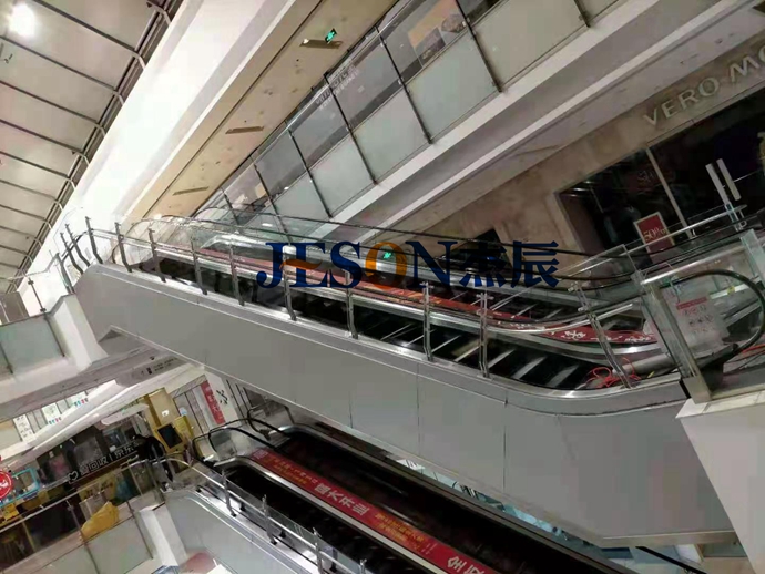 比防護欄更重要的，是家長的這個小習(xí)慣